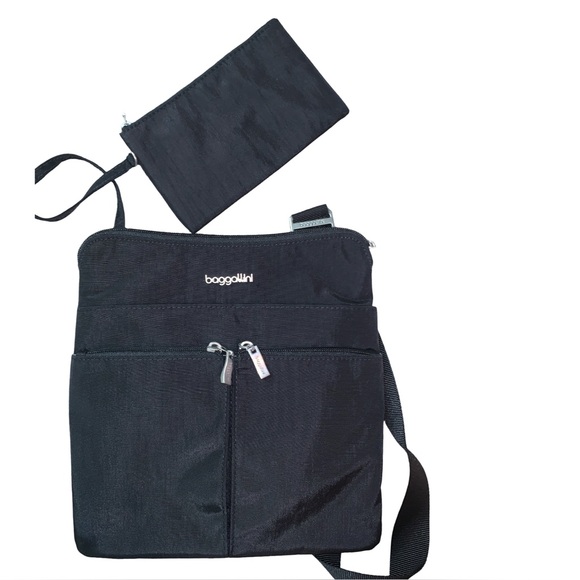 Baggallini Handbags - NWOT Baggallini Black Crossbody Bag with Matching Pouch